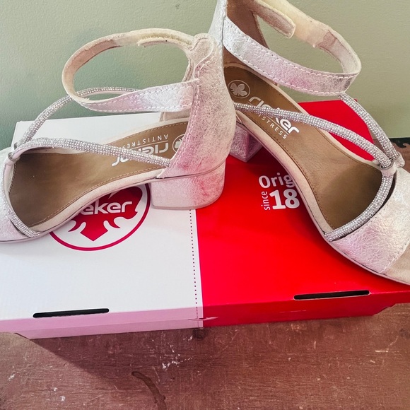 Rieker Women's Elegant White Heels - Picture 3 of 11